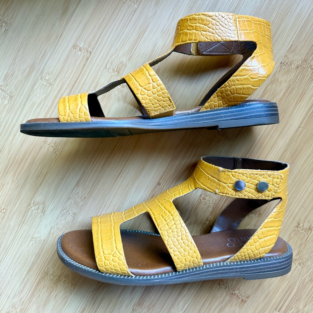 Franco Sarto Genevia yellow sandal - 6.5
